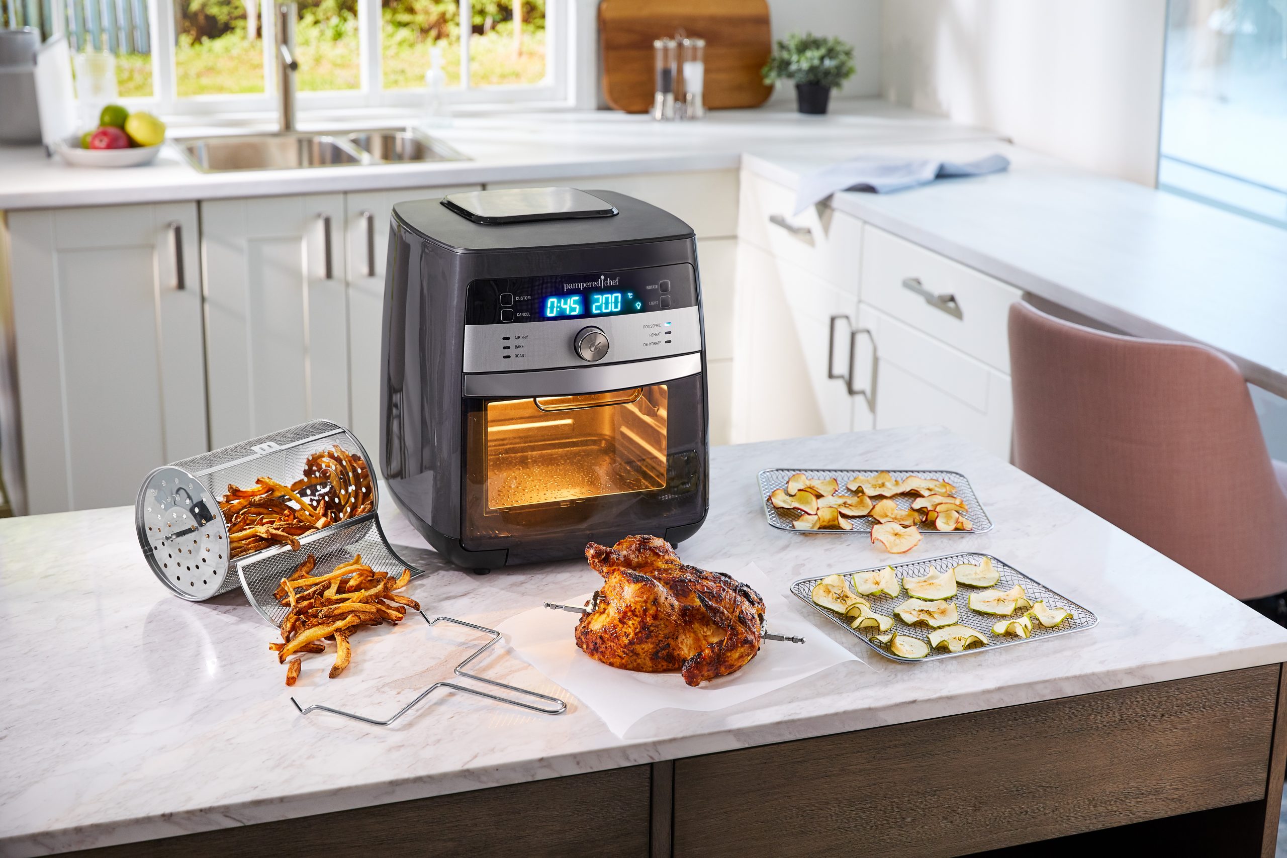 100461_Rotisserie-Chicken_French-Fries_Apples_Celsius_EU_V03_RT-scaled